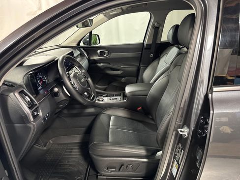 Certified 2022 Kia Sorento EX AWD/4WD image 3