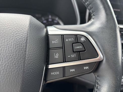 Used 2020 Toyota Highlander Limited image 16