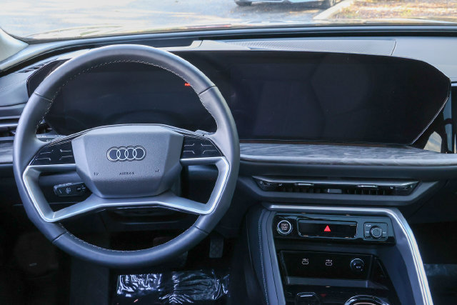 Certified 2025 Audi Q5 Premium Plus AWD/4WD image 8