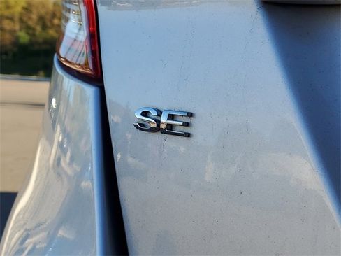 Used 2017 Ford Fiesta SE image 7