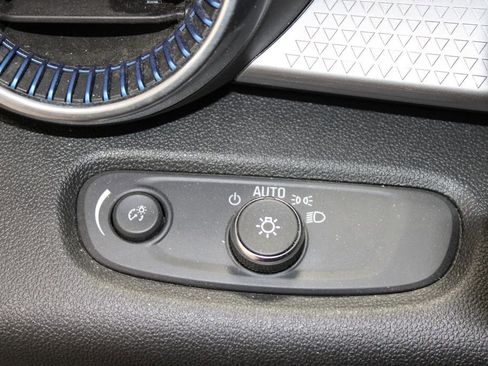 Used 2024 Chevrolet Trax LT image 19