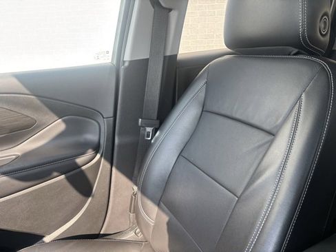 Used 2022 GMC Terrain SLT image 24