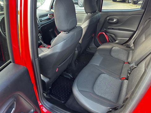 Used 2016 Jeep Renegade Trailhawk image 17