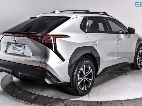 Used 2024 Toyota bZ4X XLE w/ Weather Package image 6