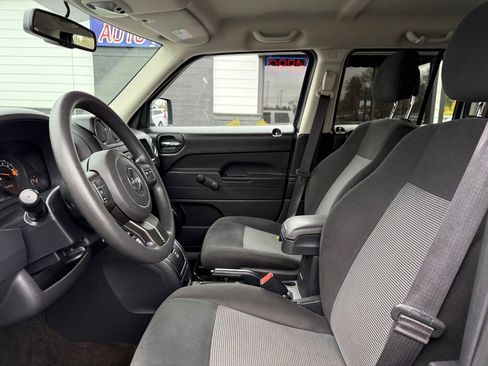 Used 2017 Jeep Patriot Sport image 15