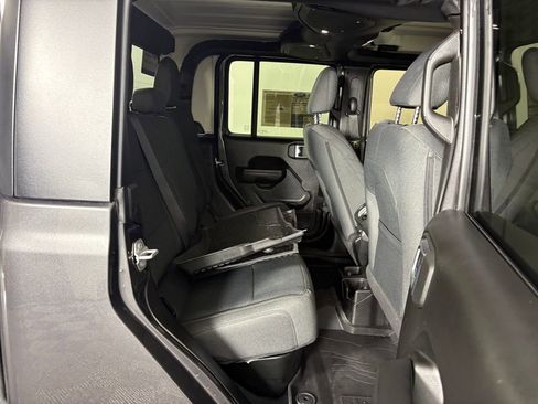 Used 2024 Jeep Gladiator Sport image 33