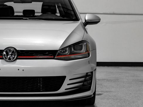 Used 2017 Volkswagen GTI SE FWD image 57