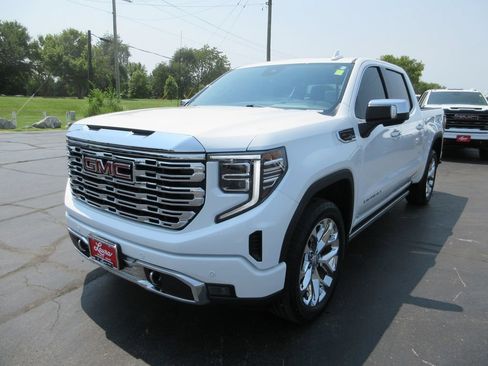Certified 2022 GMC Sierra 1500 Denali w/ Denali Reserve Package AWD/4WD image 12