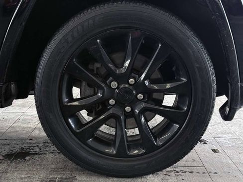 Used 2021 Jeep Grand Cherokee Laredo X image 38