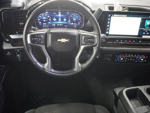 Used 2025 Chevrolet Silverado 1500 LT AWD/4WD image 12