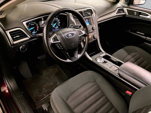 Used 2017 Ford Fusion SE image 12