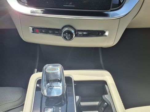 New 2026 Volvo XC90 T8 Ultra w/ Protection Package Premier AWD/4WD image 26