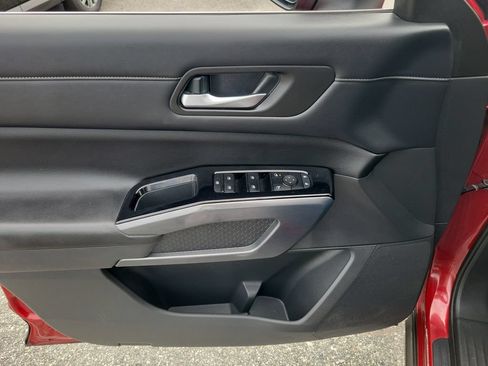 Certified 2023 Nissan Pathfinder SL FWD image 13