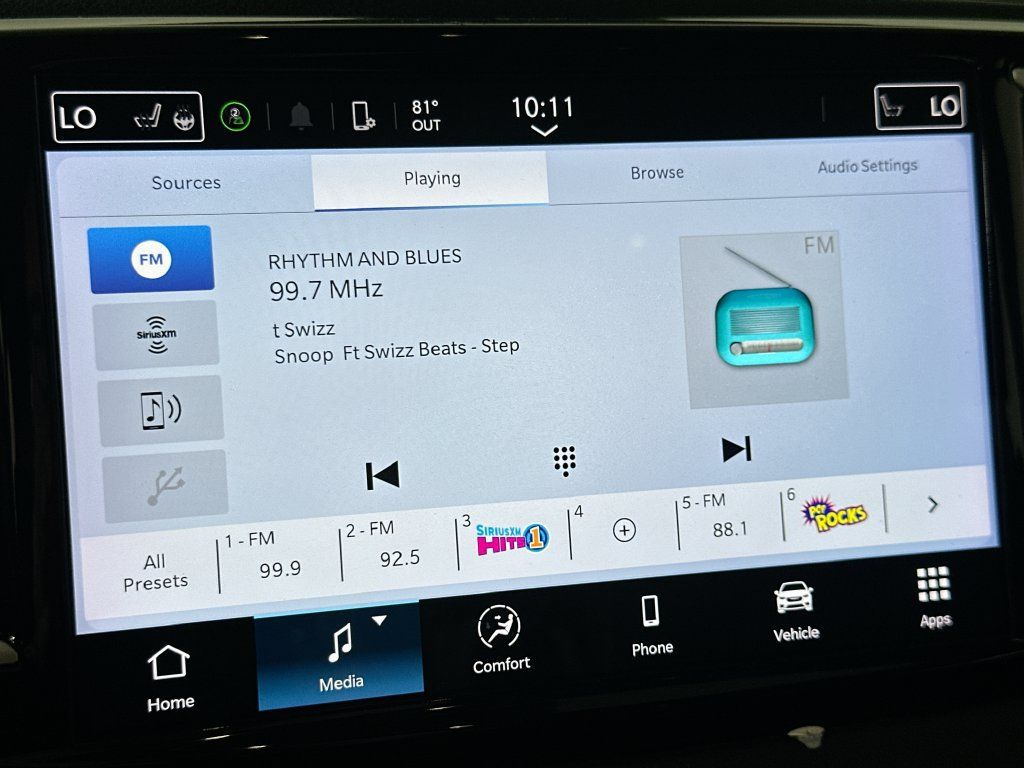 Used 2024 Chrysler Pacifica Touring-L FWD image 31