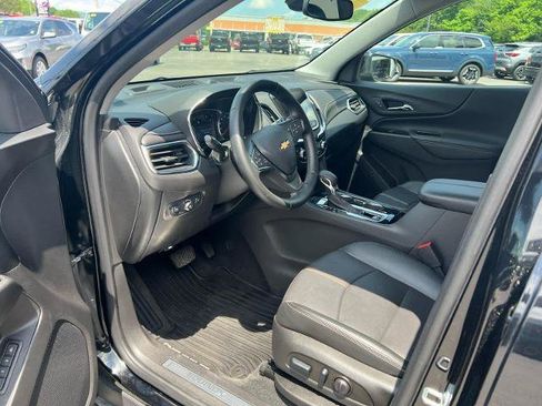 Used 2024 Chevrolet Equinox Premier AWD/4WD image 9