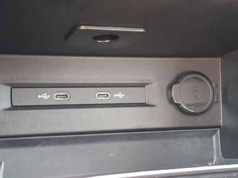 Used 2024 Volkswagen Taos SE image 23