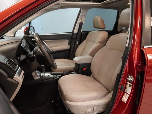 Used 2016 Subaru Forester 2.5i Limited AWD/4WD image 4
