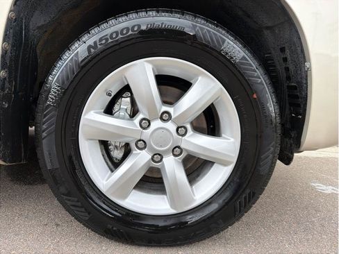Used 2011 Lexus GX 460 Premium AWD/4WD image 27