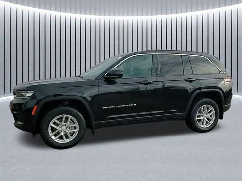 New 2025 Jeep Grand Cherokee Laredo X w/ Luxury Tech Group I image 18