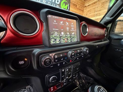 Used 2021 Jeep Wrangler Unlimited Rubicon w/ Dual Top Group image 18