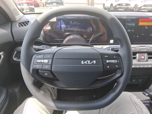 New 2026 Kia K4 FWD image 8
