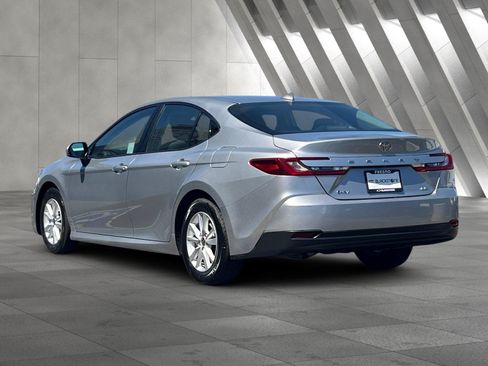 Used 2025 Toyota Camry LE FWD image 6