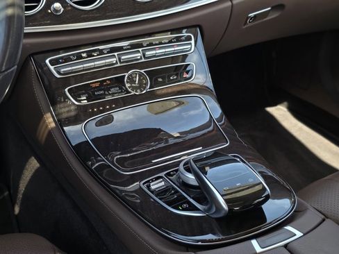 Used 2019 Mercedes-Benz E 300 image 21