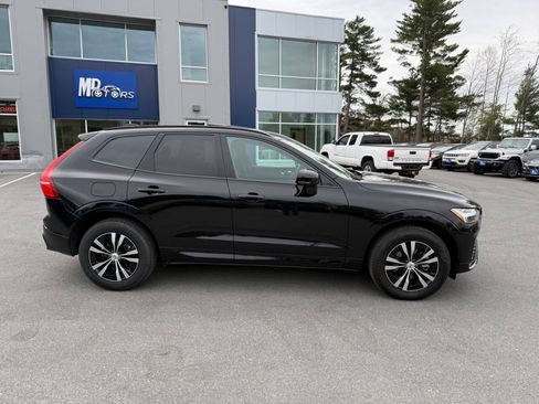 Used 2025 Volvo XC60 B5 Core AWD/4WD image 5