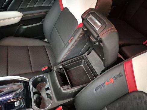 Used 2024 GMC Canyon AT4X image 36