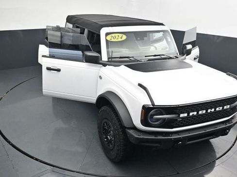 Certified 2024 Ford Bronco Wildtrak AWD/4WD image 34