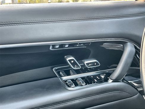 Used 2024 Land Rover Range Rover Autobiography image 21