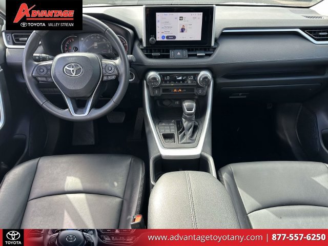 Used 2023 Toyota RAV4 XLE Premium AWD/4WD image 17