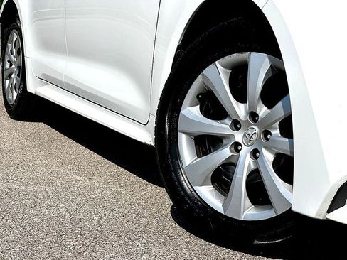 Certified 2024 Toyota Corolla LE FWD image 2