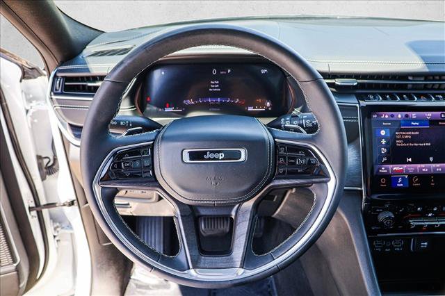 Used 2023 Jeep Grand Cherokee Overland AWD/4WD image 13
