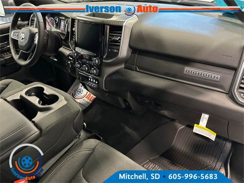 New 2026 RAM 1500 4x4 Crew Cab image 30