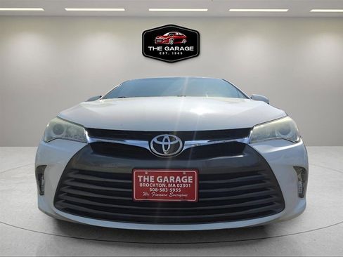 Used 2016 Toyota Camry LE FWD image 2