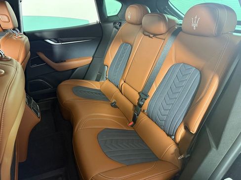 Used 2021 Maserati Levante S GranLusso AWD/4WD image 23