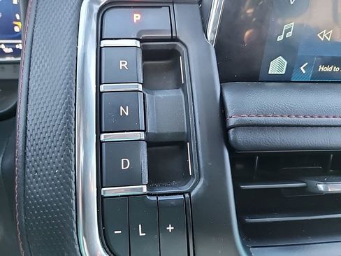 Used 2022 Chevrolet Tahoe RST w/ Luxury Package AWD/4WD image 28