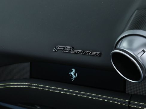 Certified 2022 Ferrari F8 Tributo RWD image 25