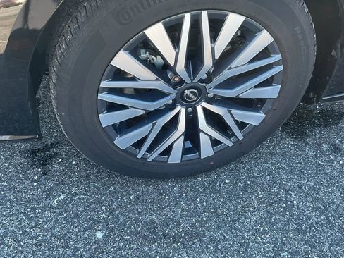 Used 2024 Nissan Altima 2.5 SV image 9