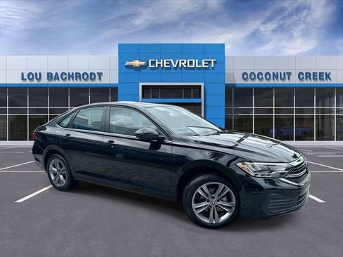 Used 2024 Volkswagen Jetta SE FWD image 1