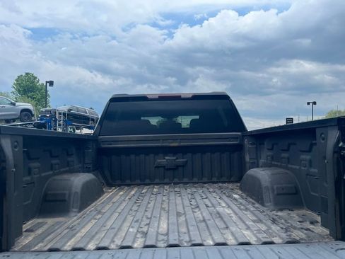 Used 2021 Chevrolet Silverado 1500 Custom Trail Boss w/ Midnight Edition AWD/4WD image 9