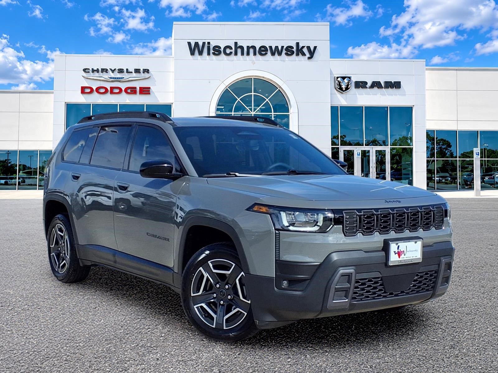 Used 2026 Jeep Cherokee Laredo AWD/4WD image 1