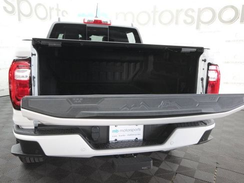 Used 2023 GMC Canyon Denali image 6