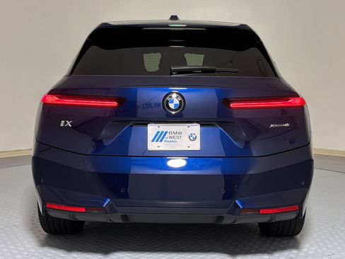 Used 2026 BMW iX xDrive45 AWD/4WD image 9