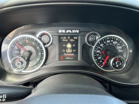 Used 2019 RAM 1500 Big Horn AWD/4WD image 11