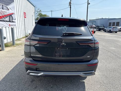 Used 2025 Mitsubishi Outlander SE FWD image 7