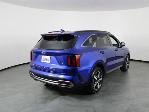 Used 2021 Kia Sorento S image 14