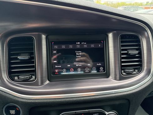 Used 2018 Dodge Charger SXT w/ Blacktop Package RWD image 31