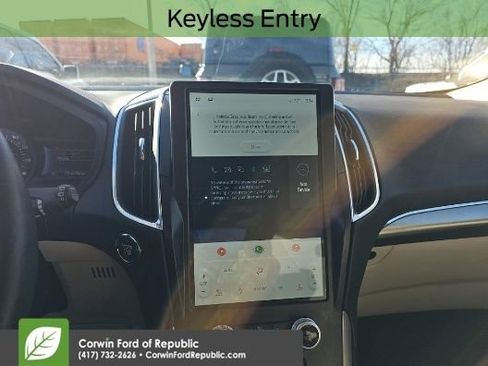 Used 2022 Ford Edge Titanium image 12